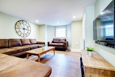 9 bed house, Hyde Park Road, Hyde Park, Leeds, LS61AJ - Image 1