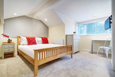 6 bed house, Hyde Park Road, Hyde Park, Leeds, LS61AJ - Image 2