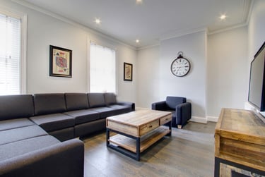 6 bed house, Derby Road, Fallowfield, Manchester, M146US - Image 1