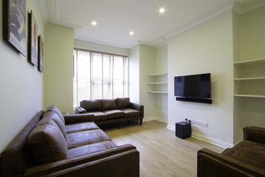 6 bed house, Hessle Terrace, Hyde Park, Leeds, LS61EQ - Image 1