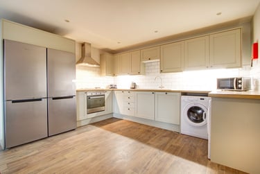 4 bed flat, Peel Street, Arboretum, Nottingham, NG14GR - Image 2