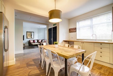 8 bed flat, Peel Street, Arboretum, Nottingham, NG14GR - Image 1