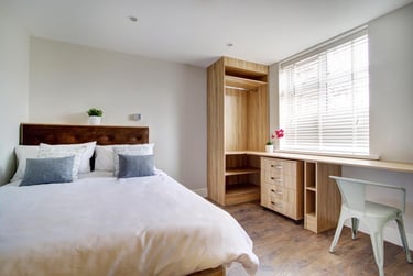 5 bed flat, Peel Street, Arboretum, Nottingham, NG14GR - Image 1