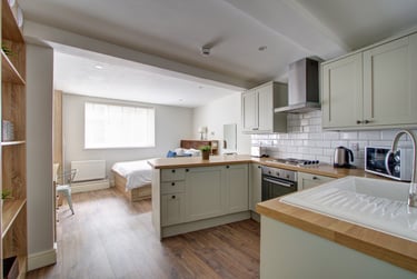 1 bed studio, Peel Street, Arboretum, Nottingham, NG14GR - Image 1