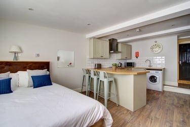 1 bed studio, Peel Street, Arboretum, Nottingham, NG14GR - Image 2