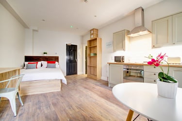 1 bed studio, Peel Street, Arboretum, Nottingham, NG14GR - Image 2