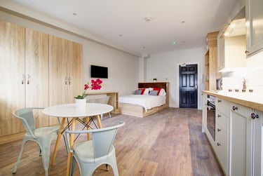 1 bed studio, Peel Street, Arboretum, Nottingham, NG14GR - Image 1