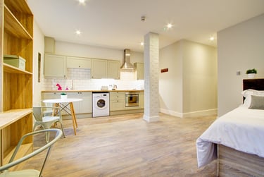 1 bed studio, Peel Street, Arboretum, Nottingham, NG14GR - Image 1