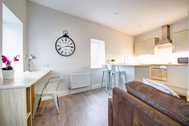 1 bed studio, Peel Street, Arboretum, Nottingham, NG14GR - Image 1