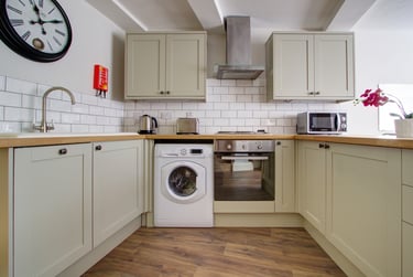 1 bed studio, Peel Street, Arboretum, Nottingham, NG14GR - Image 2