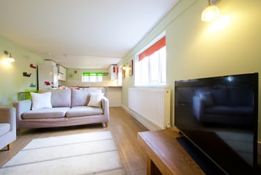 5 bed house, Rolleston Drive, Lenton, Nottingham, NG71JT - Image 2