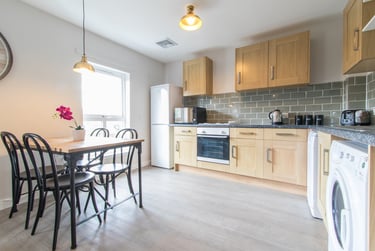 4 bed flat, Morrison Circus, Haymarket, Edinburgh, EH38DX - Image 10