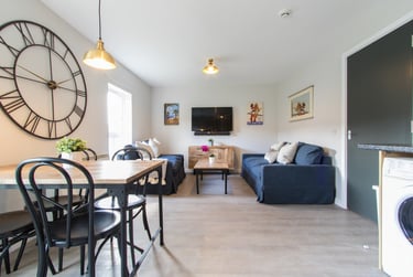 4 bed flat, Morrison Circus, Haymarket, Edinburgh, EH38DX - Image 2