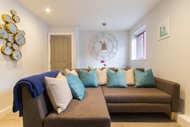 3 bed flat, Victoria Road, Hyde Park, Leeds, LS61PD - Image 1