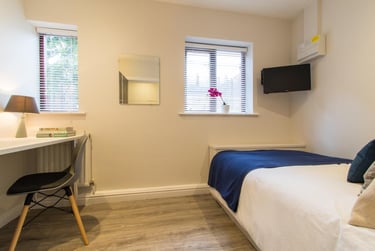 3 bed flat, Victoria Road, Hyde Park, Leeds, LS61PD - Image 2