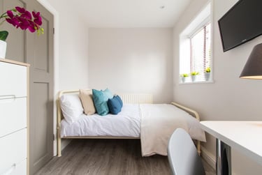 3 bed flat, Victoria Road, Hyde Park, Leeds, LS61PD - Image 8