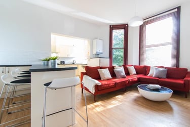 6 bed flat, Ladybarn Road, Fallowfield, Manchester, M146WN - Image 1