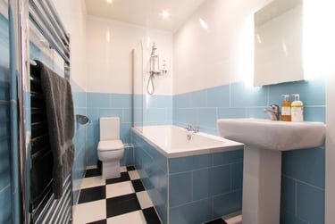6 bed flat, Ladybarn Road, Fallowfield, Manchester, M146WN - Image 2