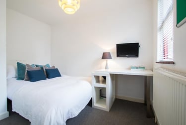 7 bed flat, Ladybarn Road, Fallowfield, Manchester, M146WN - Image 4