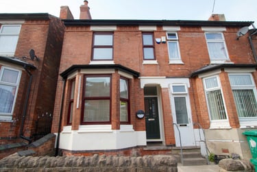 6 bed house, Rothesay Avenue, Radford, Nottingham, NG71PW - Image 2