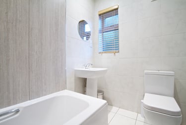 5 bed house, Derby Grove, Radford, Nottingham, NG71PE - Image 2