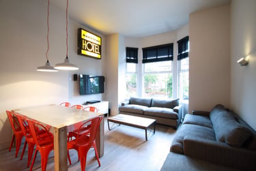 6 bed house, Woodsley Road, Woodhouse, Leeds, LS29LZ - Image 1