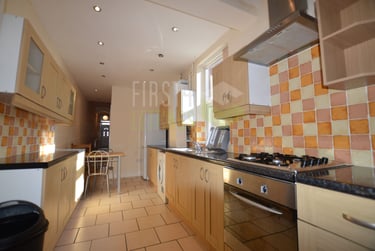 5 bed house, Clarendon Park Road, Clarendon Park, Leicester, LE23AG - Image 1