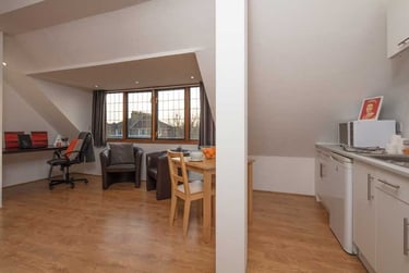 The Penthouse at Smart Student Accommodation, 3-5 Thane Villas, Holloway, London, N77PH - Image 2