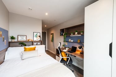 En-suite Bronze Plus - Image 1