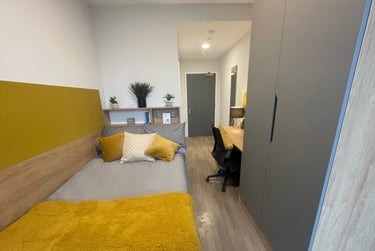 Ensuite Classic at Hillfort House, Moulsecoomb Way, Lewes Road, Brighton, BN24PB - Image 2