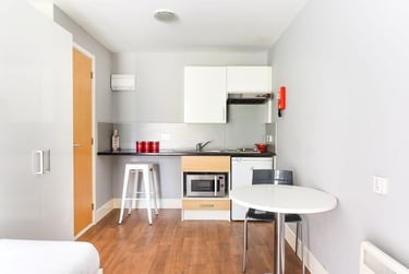 Studio Platinum at Tramways, Crewe Street, City Centre, Chester, CH13AE - Image 3