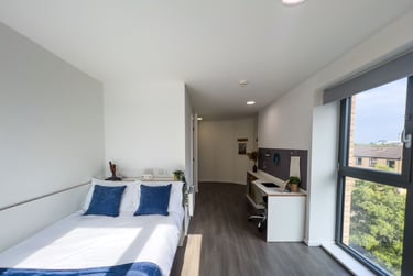 Ensuite Bronze Plus at Dobbie’s Point, North Hanover Street, City Centre, Glasgow, G40PY - Image 2