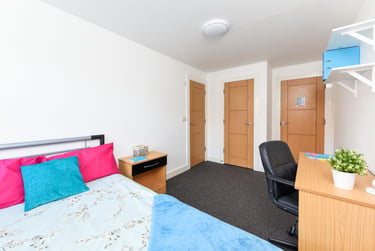 Three Bed Apartment at Brookland Road, Brookland Road, City Centre, Leicester, LE26BH - Image 1
