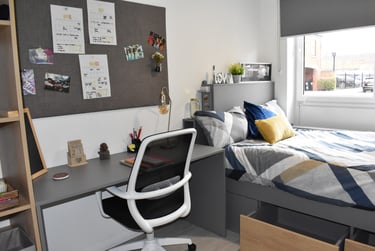 Three Bed Apartment at Queens Court, Jarrom Street, City Centre, Leicester, LE27DJ - Image 1