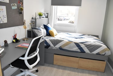 Five Bed Apartment at Queens Court, Jarrom Street, City Centre, Leicester, LE27DJ - Image 1
