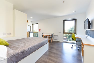 Studio gold at Byrom Point, 72 Great Crosshall Street, City Centre, Liverpool, L32BE - Image 1