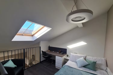 Studio Gold Top Floor - Image 1