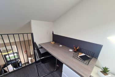 Studio Gold Top Floor - Image 5