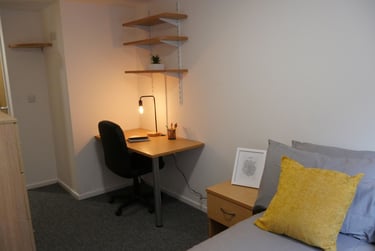 Ensuite - Silver - Image 3