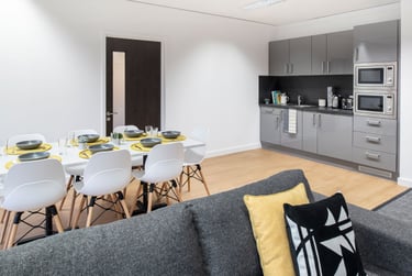 Ensuite Bronze at The Oaks, Westwood Way, Westwood heath, Coventry, CV48JB - Image 3