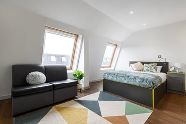 Studio silver at The Boulevard, 6-18 Hull Road, City Centre, York, YO103JG - Image 1