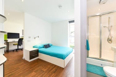 Studio gold at The Boulevard, 6-18 Hull Road, City Centre, York, YO103JG - Image 1