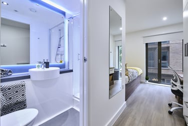 Ensuite Gold - Image 2