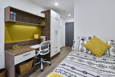 Ensuite Gold - Image 1