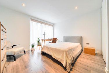 3 bed flat, Flat 2, 48 Reminder Lane, Greenwich, London, SE100NQ - Image 6