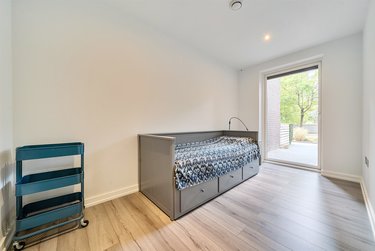 3 bed flat, Flat 2, 48 Reminder Lane, Greenwich, London, SE100NQ - Image 8