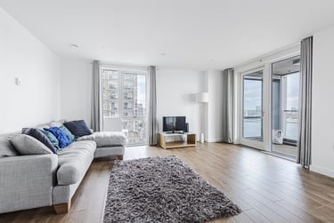 3 bed flat, Flat 165, 15 Bessemer Place, Greenwich, London, SE100GQ - Image 2