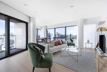 3 bed flat, Flat 402, 18 Cutter Lane, Greenwich, London, SE100YB - Image 1