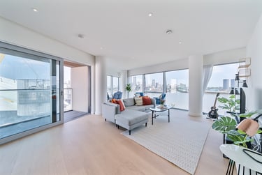 3 bed flat, 18 Cutter Lane, Greenwich, London, SE100YB - Image 1
