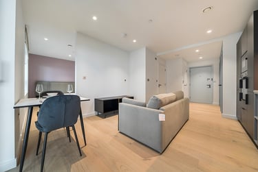 1 bed studio, Flat 404, 57 Chandlers Avenue, Greenwich, London, SE100FH - Image 1